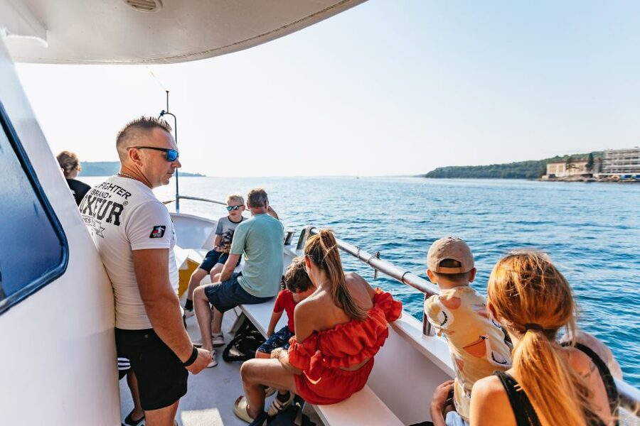Pula: Brijuni Sunset Dolphin Cruise with Dinner & Drinks - Unlimited drinks and Istrian wine