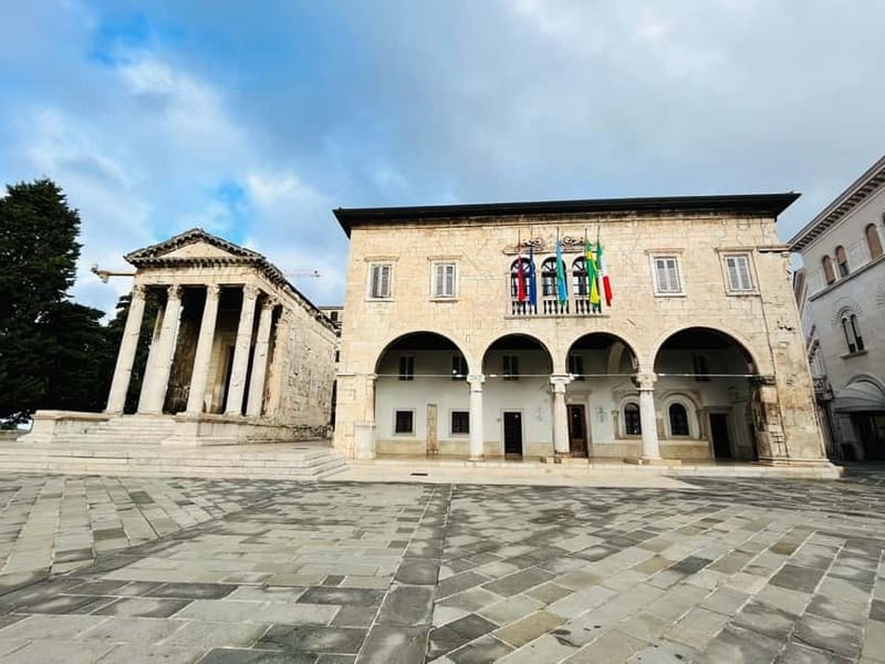 Pula by E-Bike: Roman Ruins, Sea Views & Hidden Gems - What the guide adds to the day
