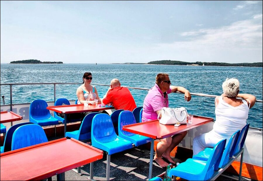 Pula: Harbor Cruise with unlimited Drinks - What the one-hour route covers