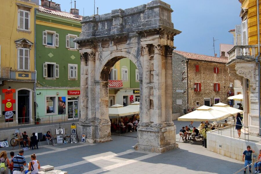 Pula: Historic Walking Tour with Local Guide & City Views - Should you book this tour?
