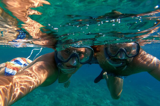 Pula:Kayak Tour-Cliff jumping,snorkeling&free GoPro pictures - Entering Sea Canyon by kayak