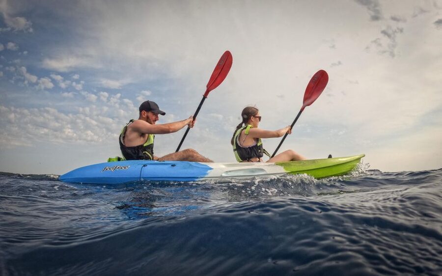 Pula: Kayaking,Snorkeling, Cliff jumping Tour with Wetsuit - Meeting at Zelenika Beach