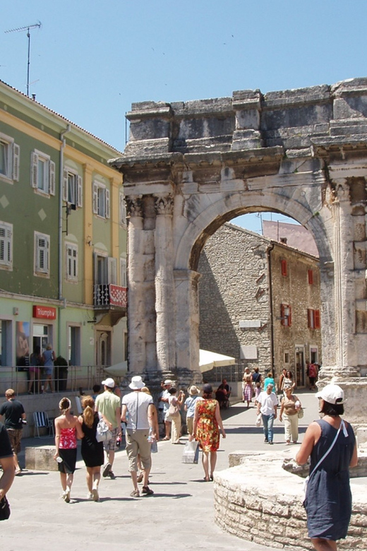 Pula: Old Town Walking Tour for Foodies with Dinner and Wine - Key points to know before booking