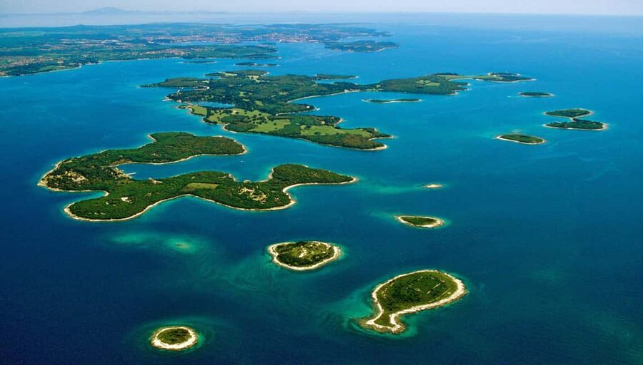Pula: Private Brijuni Tour With Swimming, Dinner & Drinks - Seeing all 14 Brijuni islands from the water