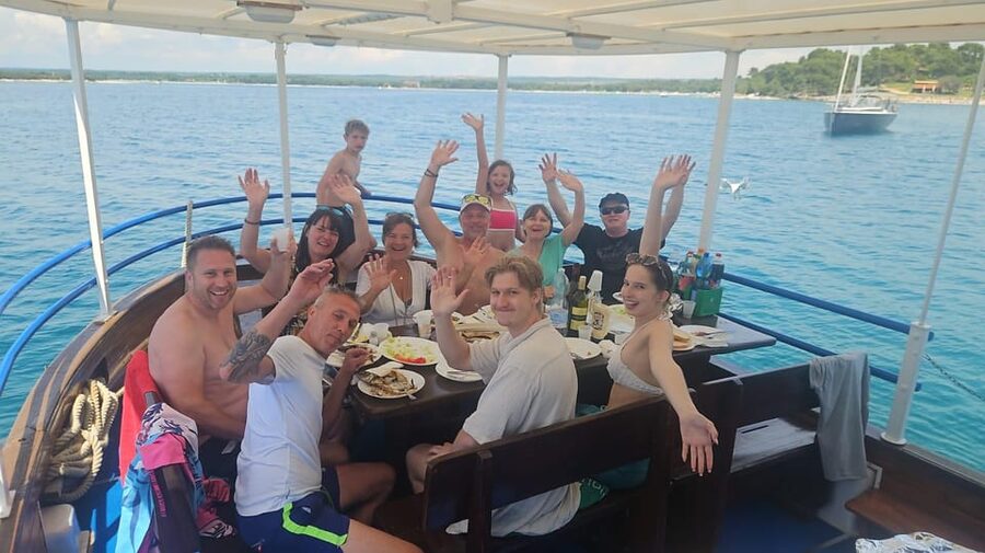 Pula: Private Dolphins & Sunset Tour With Dinner & Drinks - A private evening from Pula’s harbor