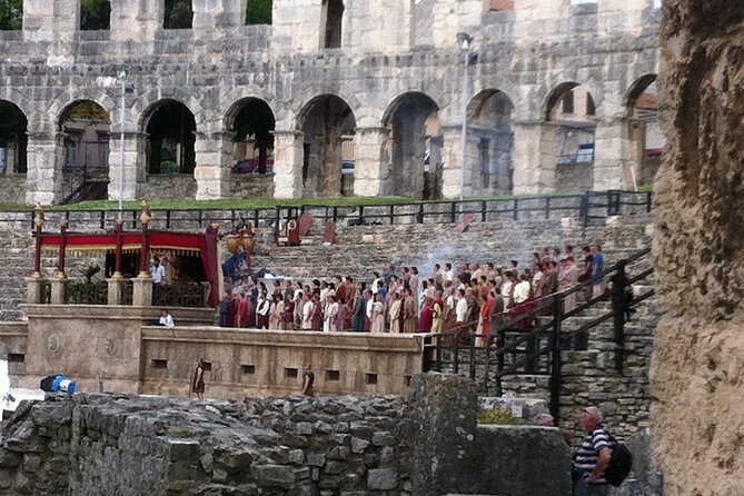 Pula walking tour - The city market and present-day Pula