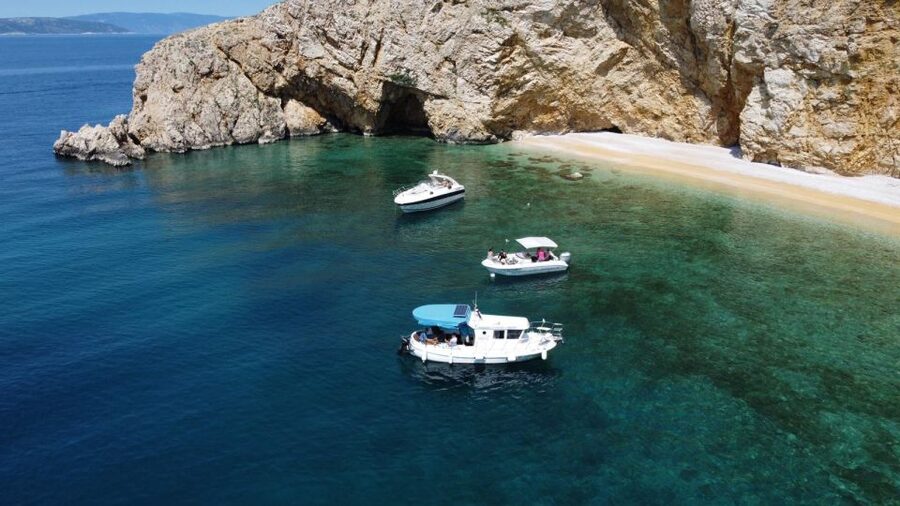 Punat: Plavnik and Krk Islands Private Boat Trip - A private format that works for families and dogs