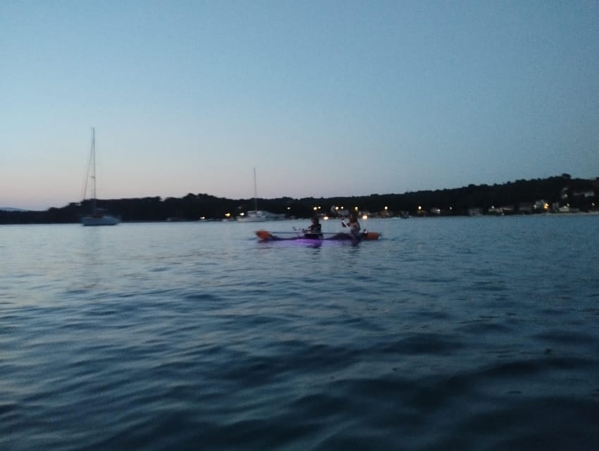 Rab: Night adventures illuminated transparent kayaks - The guide makes the short format work