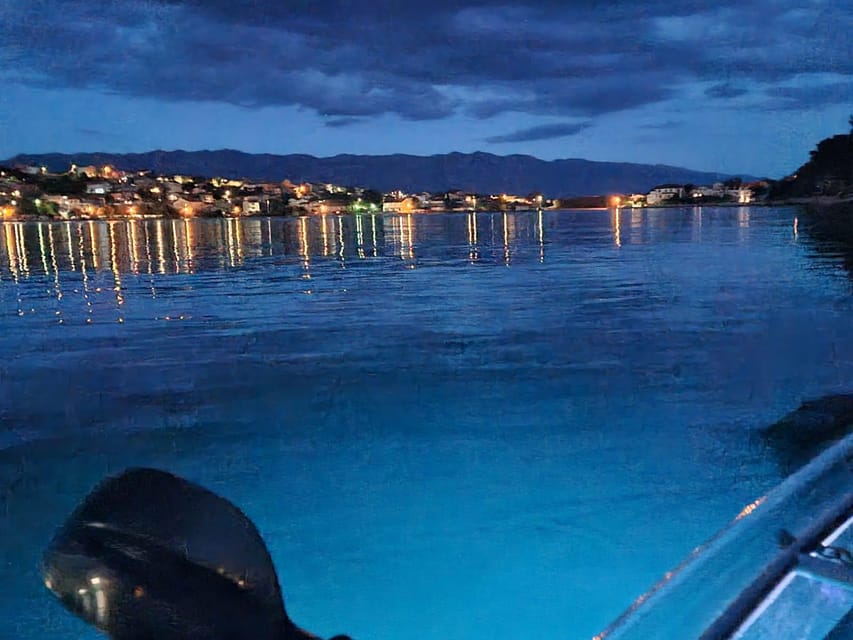 Rab: Night adventures illuminated transparent kayaks - Who will enjoy this most