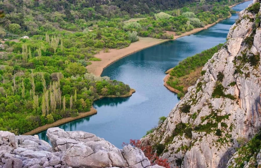 Rafting on Cetina river from Split - What the Guide Adds to the Day