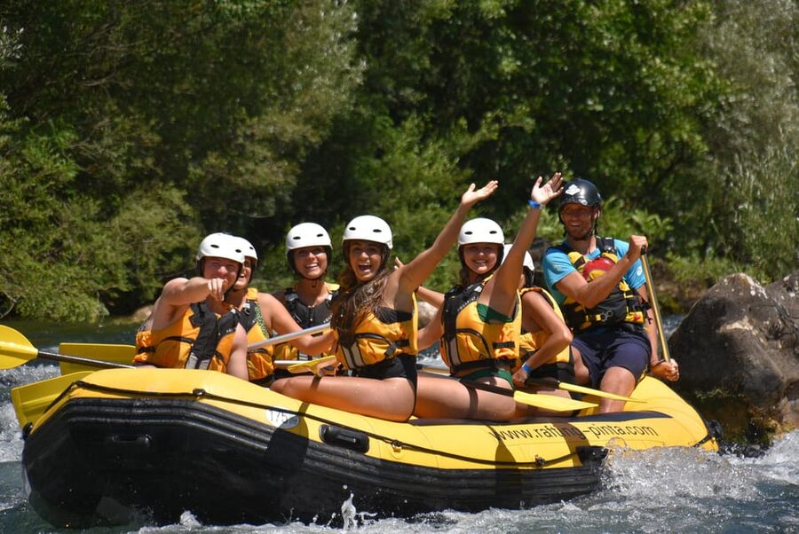 Rafting on the Cetina river - The portage and what it means for your group