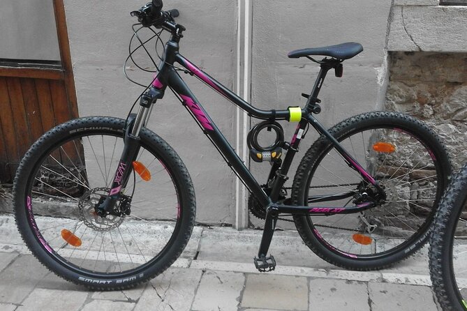 Rent a Bike in Zadar - Helmet, Lock and city map included - What comes with the $24.03 rental