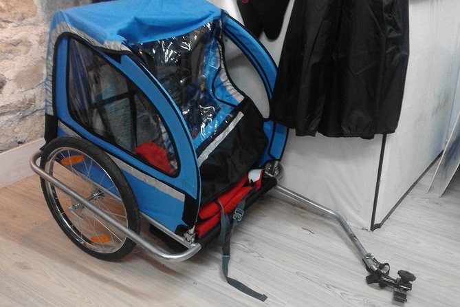Rent a Bike in Zadar - Helmet, Lock and city map included - Taking the popular bike lane to Nin
