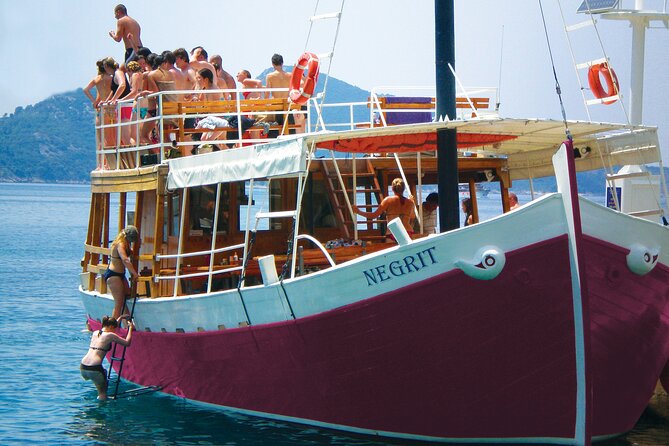 Rent a Boat! (Group Option - Half Day) - Key points at a glance
