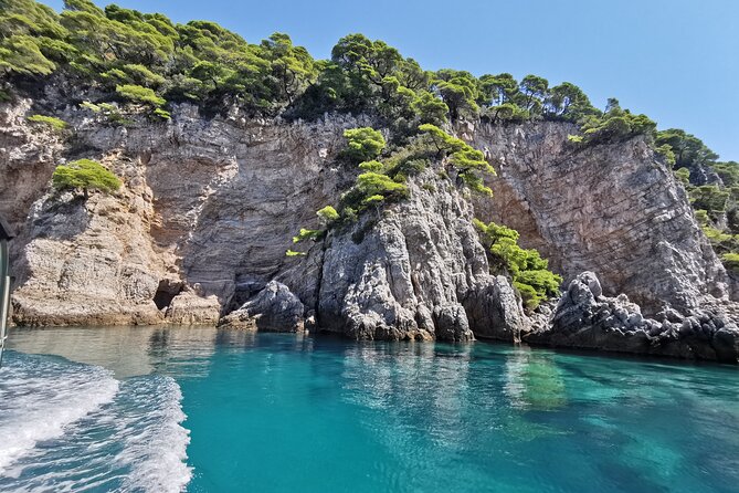 Rent a luxury speed boat for great fun on this Elaphiti Islands tour - What the $842.05 group price really means