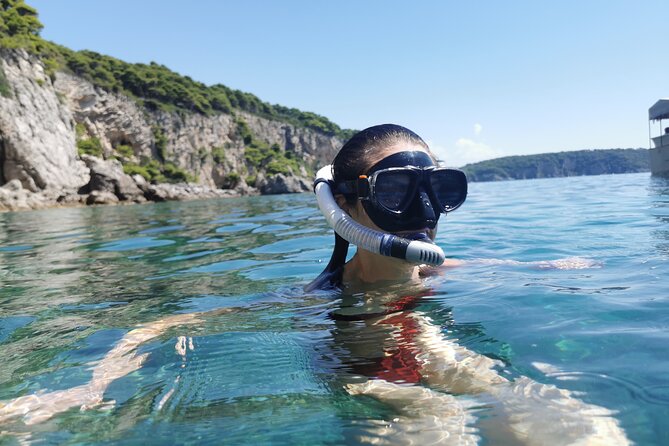 Rent a luxury speed boat for great fun on this Elaphiti Islands tour - Setting off from Yacht Club Orsan