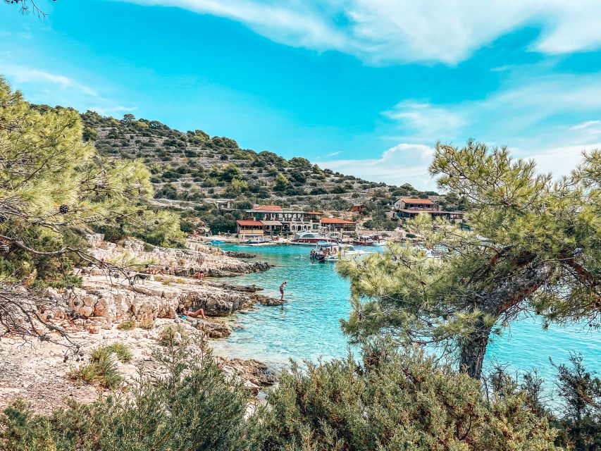 RIVIERA TOUR FROM ŠIBENIK, ZLARIN, PRVIĆ AND TIJAT - Zlarin brings swimming and red coral culture