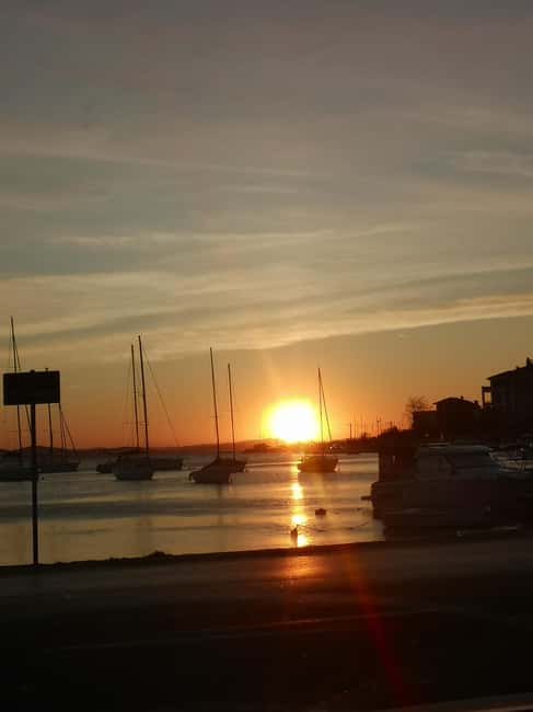 Romantic Sunset tour around Zadar with Drinks - Foša is the starting point, but allow time to find the boat