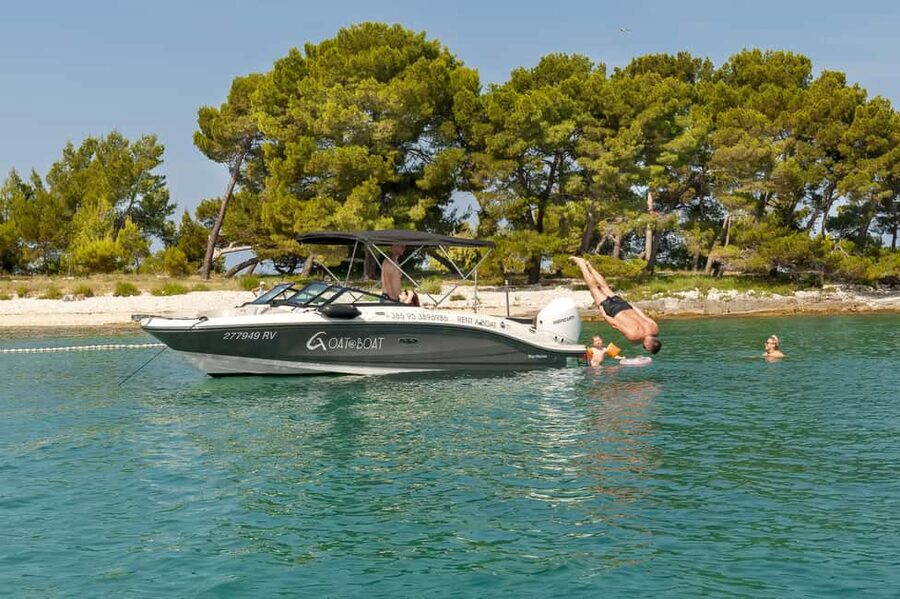 Rovinj: Luxury Island Hopping with Swimming & Snorkeling - Katarina and the optional cliff jump