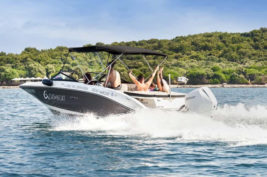 Rovinj: Rovinj Archipelago and South Coves Speedboat Tour - Red Island and St. Andrew’s old stone setting