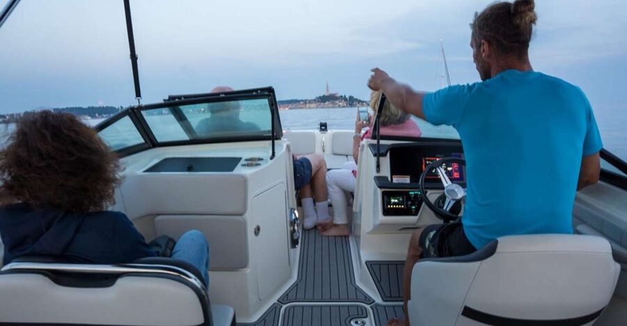 Rovinj: Sunrise Dolphins & Fishermen at Work Speedboat Tour - The first 20 to 30 minutes on the speedboat