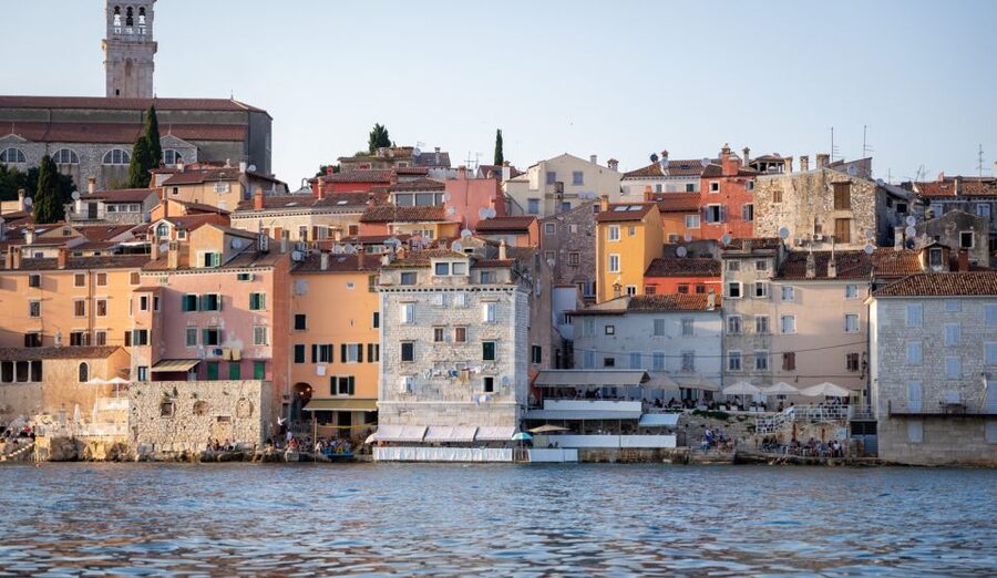 Rovinj: Sunrise Dolphins & Fishermen at Work Speedboat Tour - The ride back and Rovinj from offshore