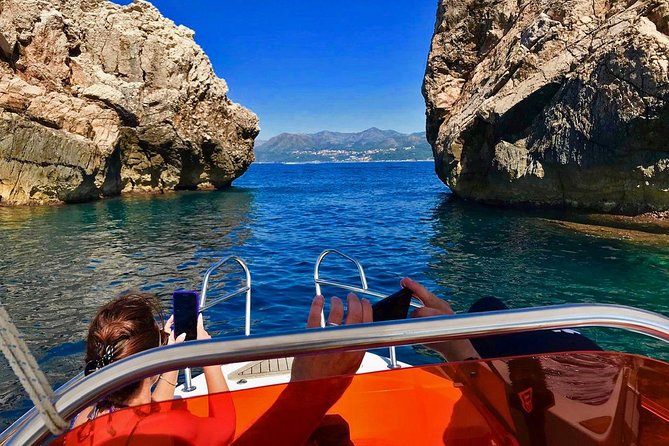 Sail, see, stop, photograph (4 hours) - Drinks, equipment, and what you still need to bring