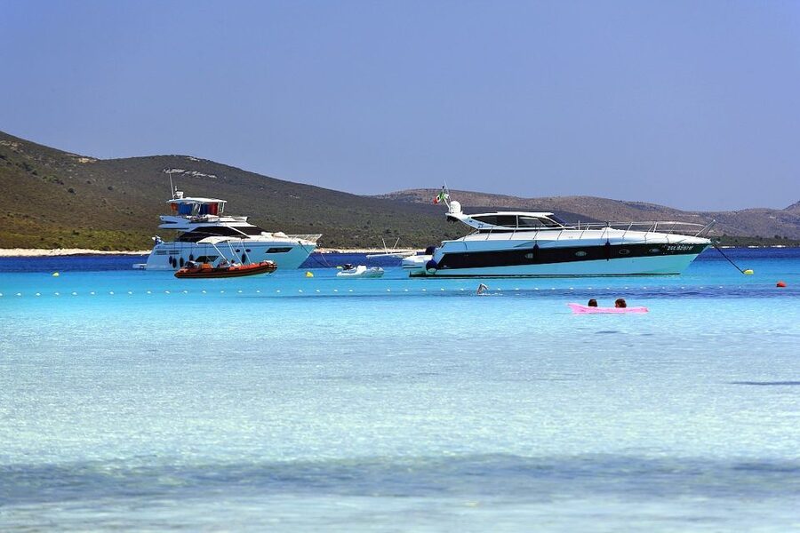 Sakarun Beach Full-Day Guided Tour from Zadar - How the boat atmosphere may affect your day