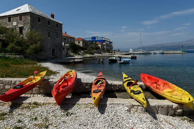 Sea kayaking Postira - Lovrečina (St.Lovre, archaeological site) - The paddle back to Postira