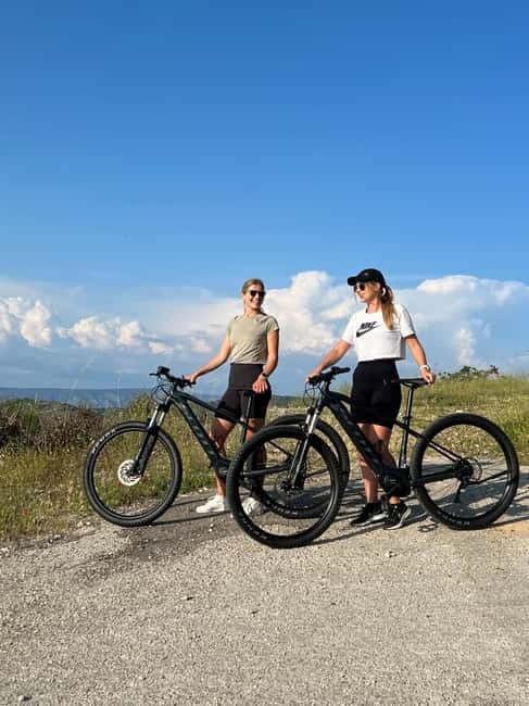 Self-guided mountain bike tour (non-electric) - Finding lavender fields and old village roads