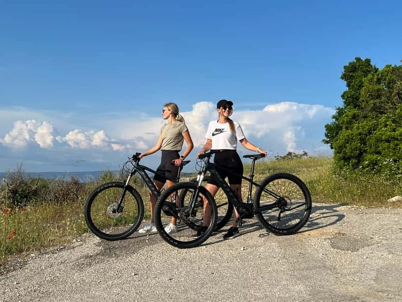 Self-guided mountain bike tour (non-electric) - Climbing toward Vidikovac mountain
