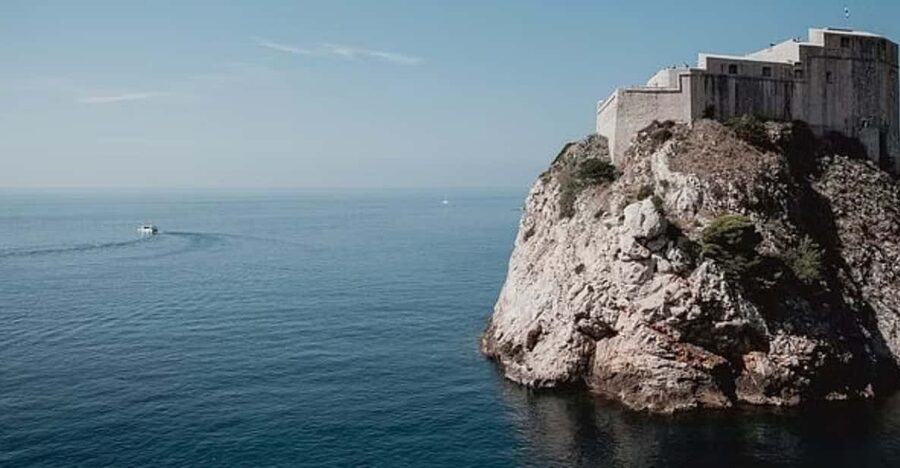 Sightseeing Boat Cruise in Old Town of Dubrovnik - The city walls from offshore