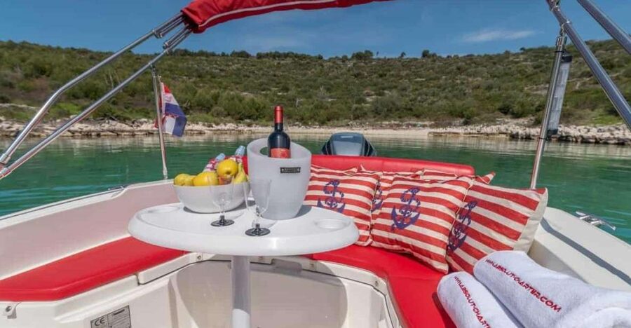 Šolta, Blue Lagoon and Brač Private Tour - Starting in Split and reaching Trogir