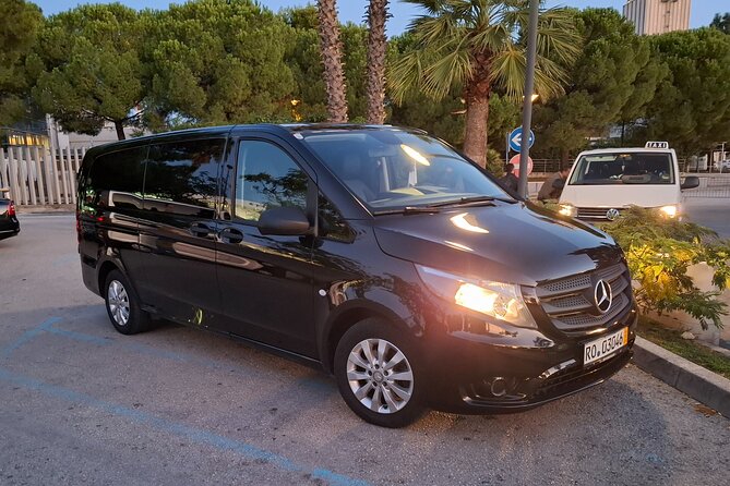 Split airport to Split Private transfer to 8 pax (Door to Door any location) - Why flight monitoring is worth paying for