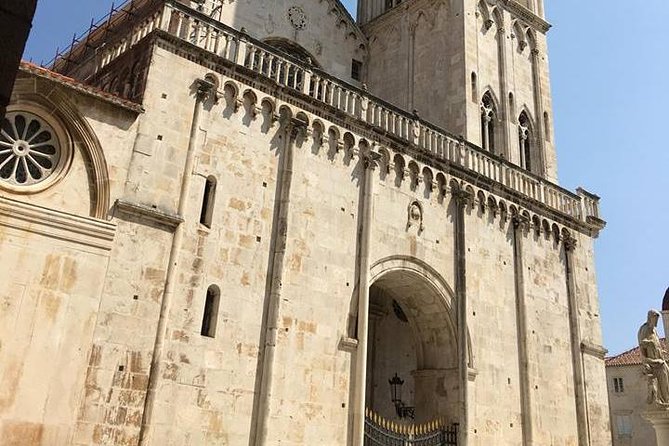 Split and Trogir private tour <em>ideal for cruise ship guests</em> – Key points to know before booking’ /></p>
<ul>
<li><strong>Two historic towns in one half-day:</strong> Visit Trogir and Split without arranging separate transport.</li>
<li><strong>A private vehicle and guide:</strong> Your group travels together in air-conditioned comfort with room to adjust the plan.</li>
<li><strong>Diocletian’s Palace is still a real neighborhood:</strong> The Roman complex is not a silent ruin, but a living part of Split.</li>
<li><strong>Trogir works well as the first stop:</strong> Its compact old town is easy to explore before the day gets hotter and busier.</li>
<li><strong>Cruise timing needs care:</strong> Pickup details can differ between hotel guests and cruise passengers, so confirm the exact meeting spot.</li>
<li><strong>Free cancellation is available:</strong> Cancel at least 24 hours before the start time for a full refund.</li>
</ul>
<h2>Why Split and Trogir work so well together</h2>
<p><img width="670" height="446" decoding="async" src=