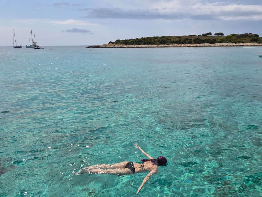 Split: Bisevo, Vis, and Hvar Boat Tour with Snorkel Stops - Hvar: lunch, old streets, or Fortica