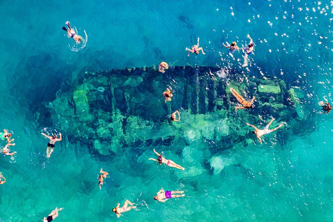 Split: Blue Lagoon, 3 Island Boat Tour & Mediterranean Lunch - Šolta and the changing shape of the day