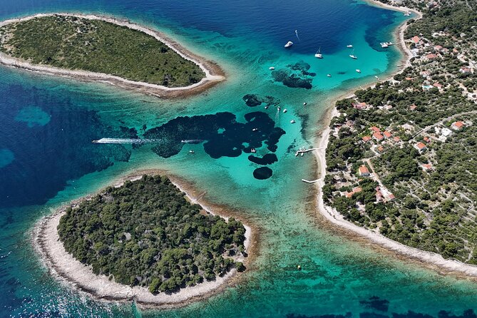 Split: Blue Lagoon & 3 Island Cruise with Wine & Snorkeling - A fast ride out from Split