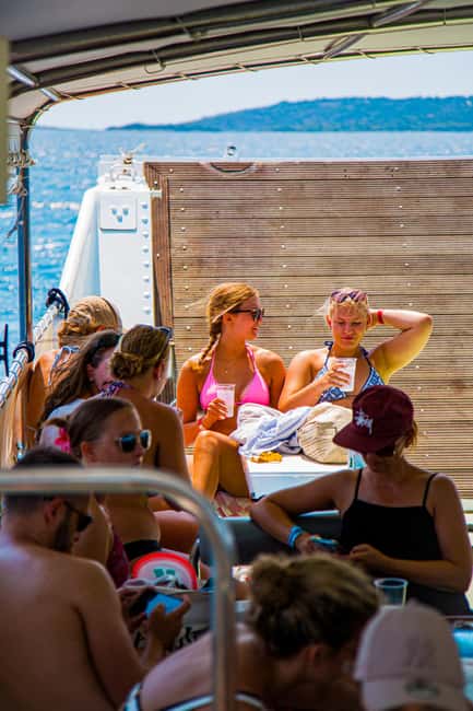 Split: Blue Lagoon, 3Islands, Boat Trip, Mediterranean lunch - Šolta and the shipwreck at Nečujam Bay