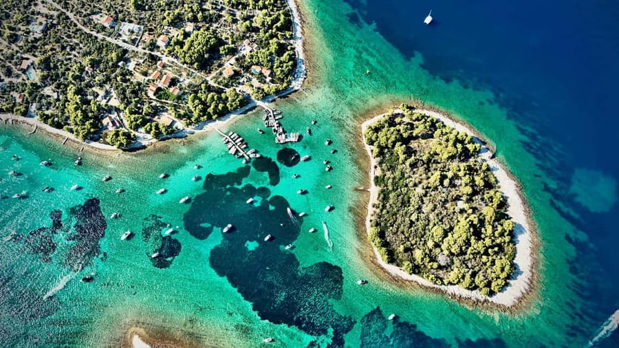 Split: Blue Lagoon and 3 Islands Group Boat Tour - Why this five-hour route works well from Split