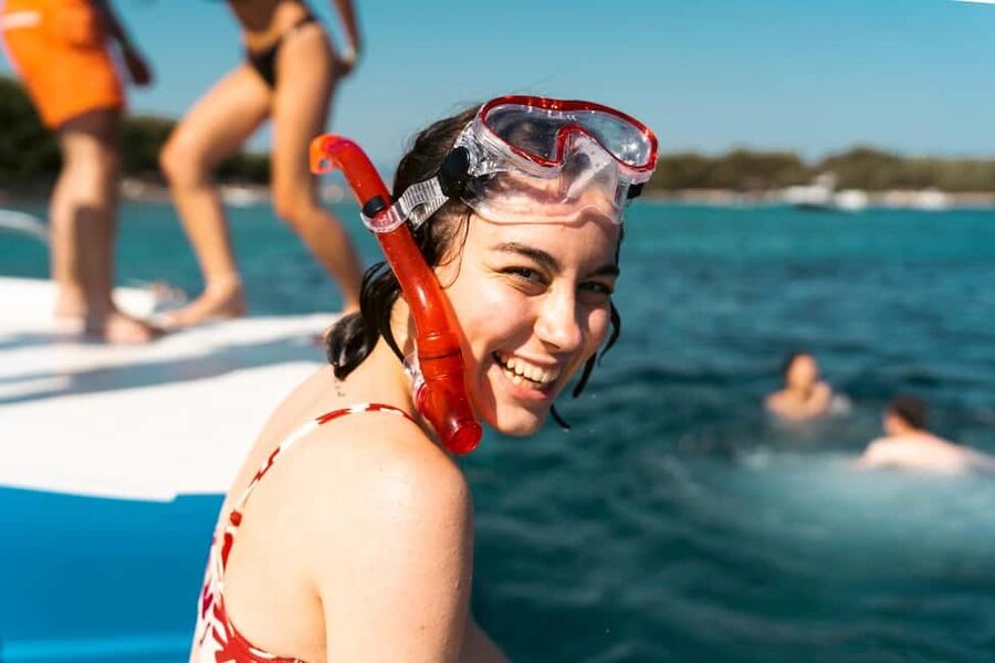 Split: Blue Lagoon and 3 Islands Speedboat Tour - One hour in UNESCO-listed Trogir