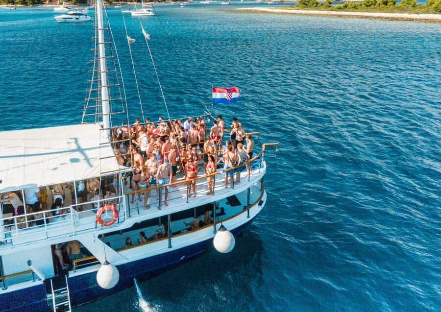 Split: Blue Lagoon Boat Party with Slide, Dj and After Party - The first 80 minutes on the yacht