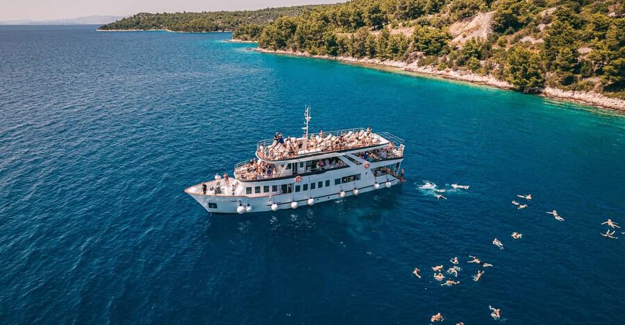 Split: Blue Lagoon, Shipwreck and Šolta with Food and Drinks - Is the $74 price good value?