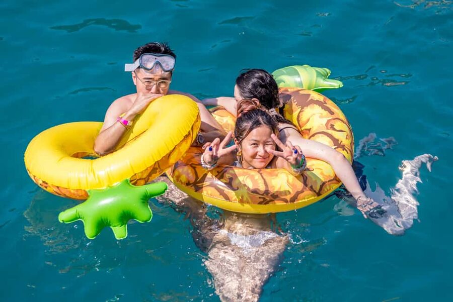 Split: Blue Lagoon, Shipwreck, & Šolta with Lunch & Drinks - Quick points before you book