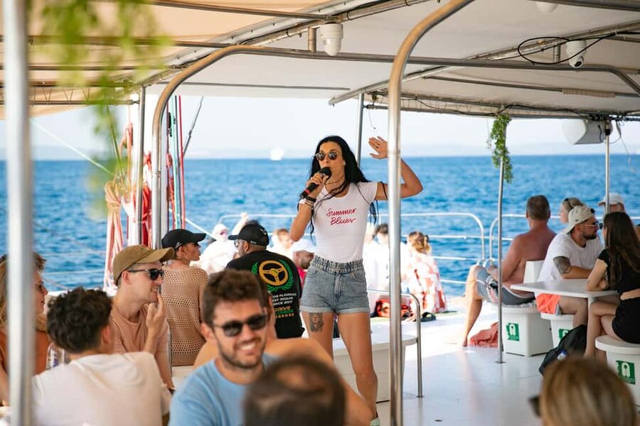 Split: Blue Lagoon & Trogir Boat Tour with Lunch and Drinks - The Blue Lagoon: your first swim stop