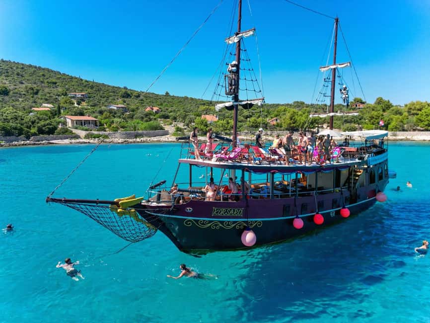 Split: Blue Lagoon Underwater Museum Tour w/Lunch & Drinks - Lunch arrives while the ship is moving