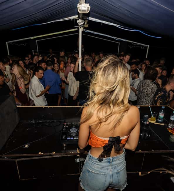 Split: Boat Crawl with Nightclub Access, Shots, & Boat Party - Should you book the Split boat crawl?