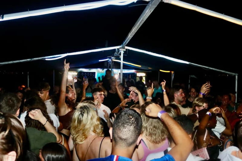 Split: Boat Crawl with Nightclub Access, Shots, & Boat Party - Is $23 good value for a night out?