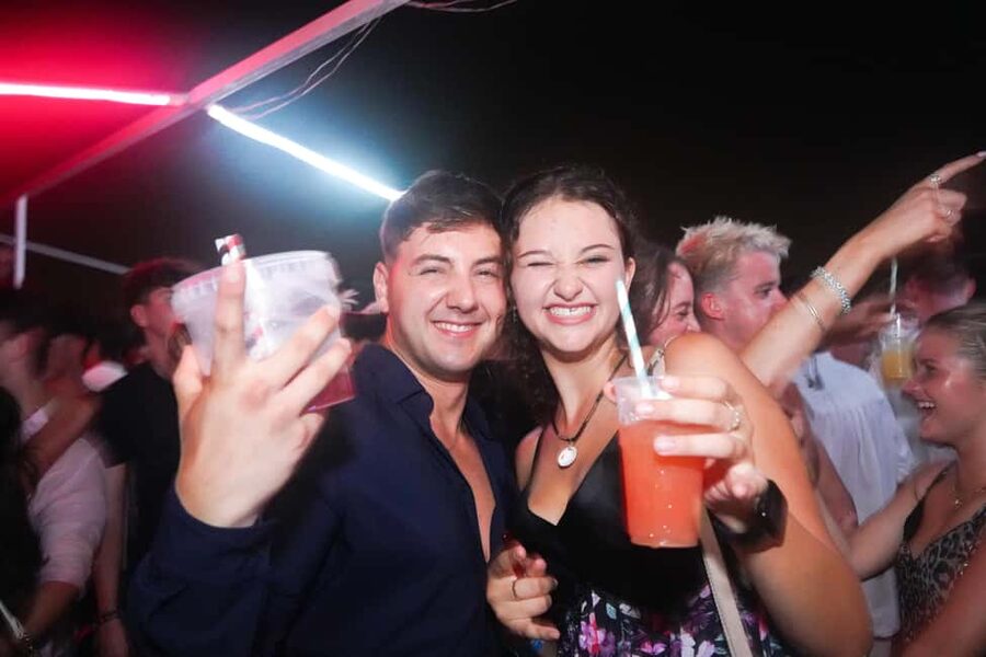 Split: Boat Crawl with Nightclub Access, Shots, & Boat Party - How the night compares with going out alone