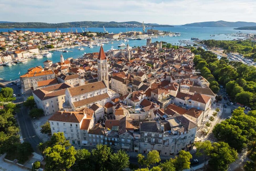 Split Boat Trip Half-Day: Blue Lagoon, Trogir & Čiovo - Walking through UNESCO-listed Trogir